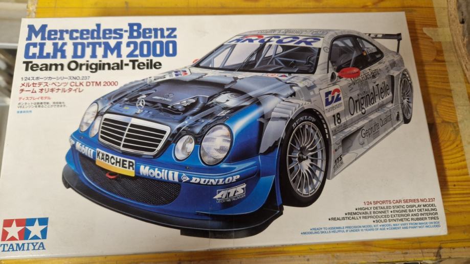 Tamiya Mercedes-Benz CLK DTM 2000 1:24