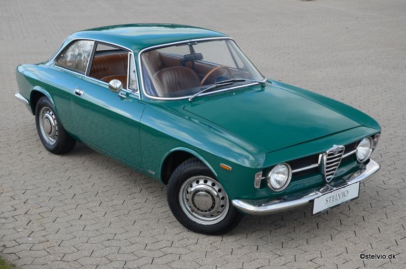 Alfa Romeo 1300 gt yunior,berlina prodam mašino in nekaj delov