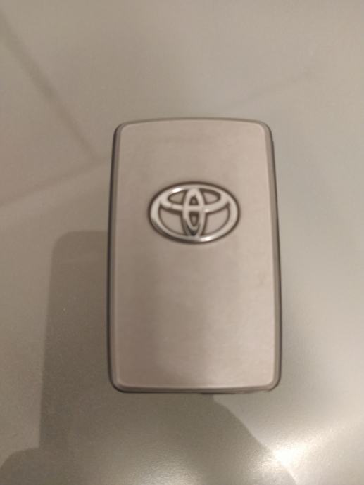 Original kljuc za toyota rav 4,letnik 2006-2013