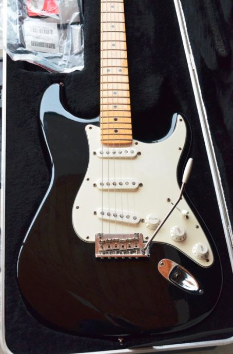 P: Fender Stratocaster American Standard USA