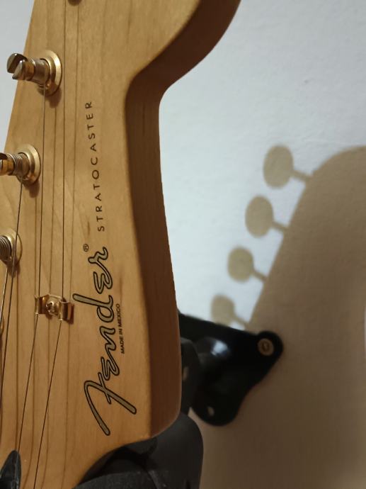 Fender stratocaster Mexican deluxe