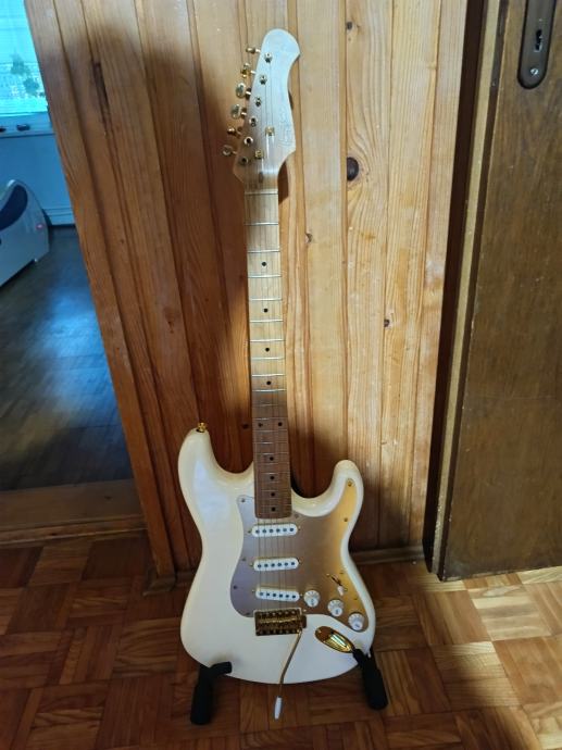 Harley Benton Stratocaster beli