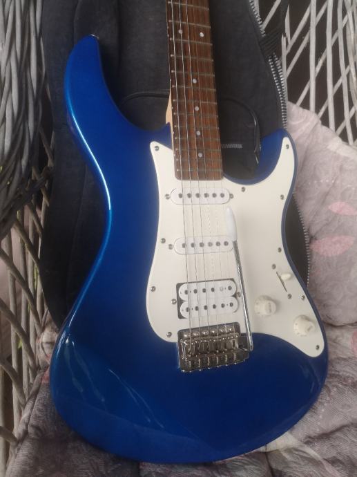 Yamaha Pacifica 012 Blue + original torba