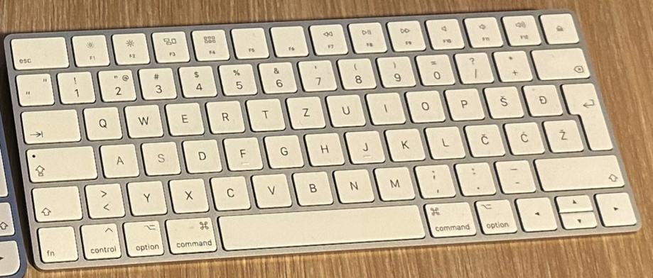 P: Tipkovnica Apple Magic Keyboard MLA22CR/A