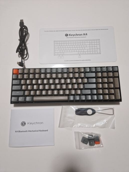 Keychron K4 mehanska tipkovnica - Gateron Brown