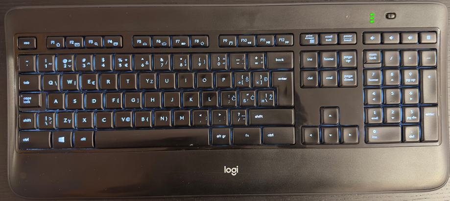 Logitech K800 brezžična tipkovnica