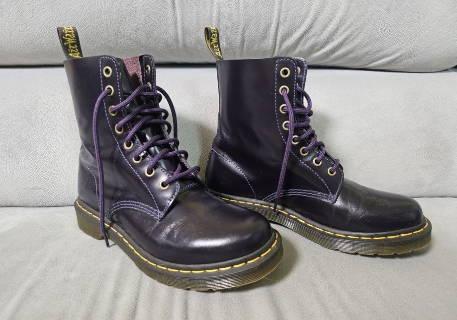 Dr. Martens originalni bulerji ! Zelo ugodna cena !