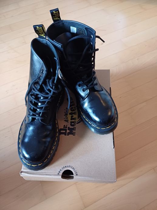 DR Martens, številka 38