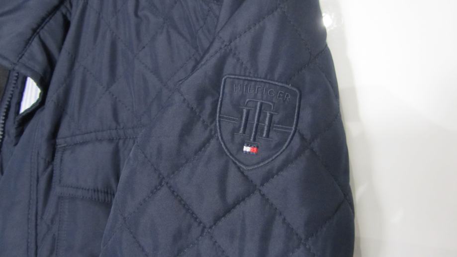 nova Tommy Hilfiger št.M