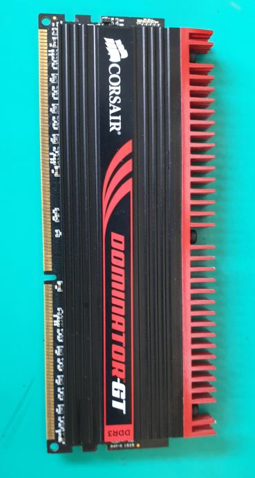 Corsair Dominator-GT DDR3 2 x 2gb 2133MHz RAM + hladilnik