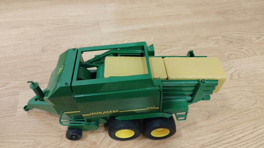 Bruder balirka John Deere