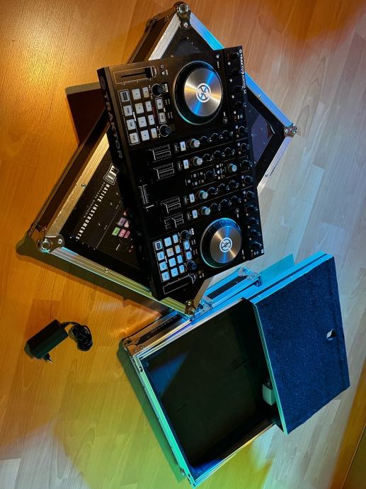 DJ Traktor S4 MK2 kontroler + kovček + stojalo