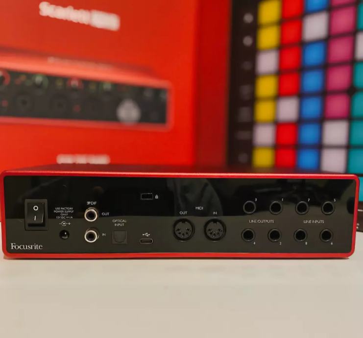 Focusrite Scarlett 18i8 zvočni vmesnik USB 3. generacije