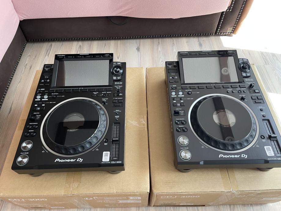 2X Pioneer CDJ-3000