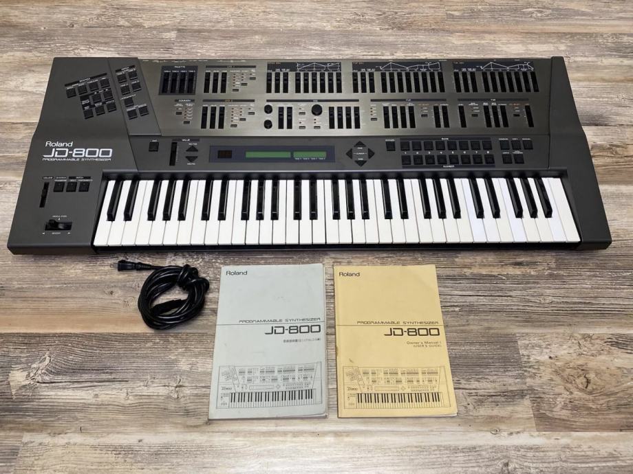 Roland JD800 programierbarer Synthesizer