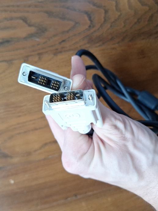 DVI kabel in DVI v VGA adapter