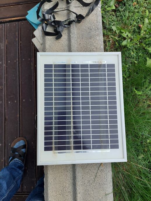 Solar komplet (panel in regulator) za vzdrževanje 2 akumulatorjev