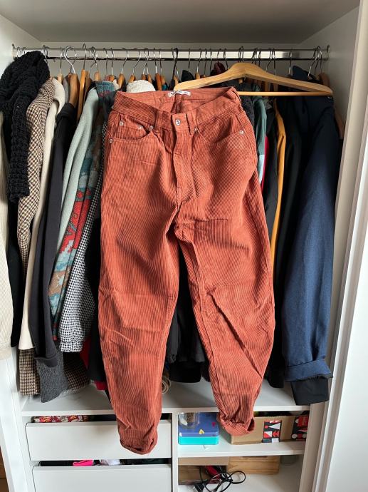 Hlače oranžne pull&bear 34