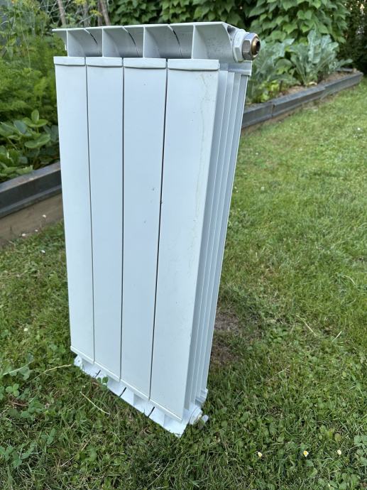 Aluminjasti radiator