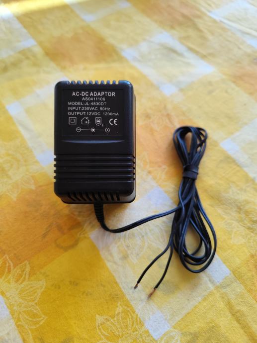 Polnilec adapter 12V-1200 MA