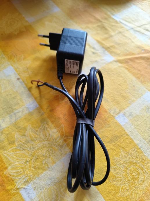 Polnilec adapter 12V- 250 MA