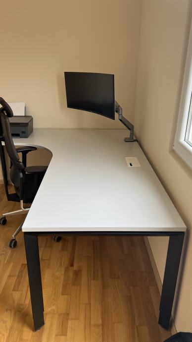 VELIKA PISARNIŠKA MIZA, Steelcase FrameOne custom