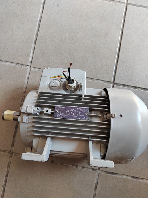 Prodam elektro motor trofazni dvobrzinski 2,2kw 2,5kw 1450 obra 1780ob