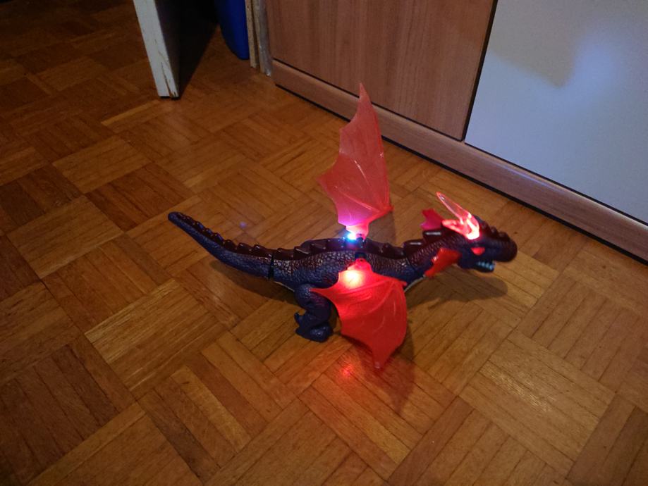 Robot Dinozaver in zmaj na baterije