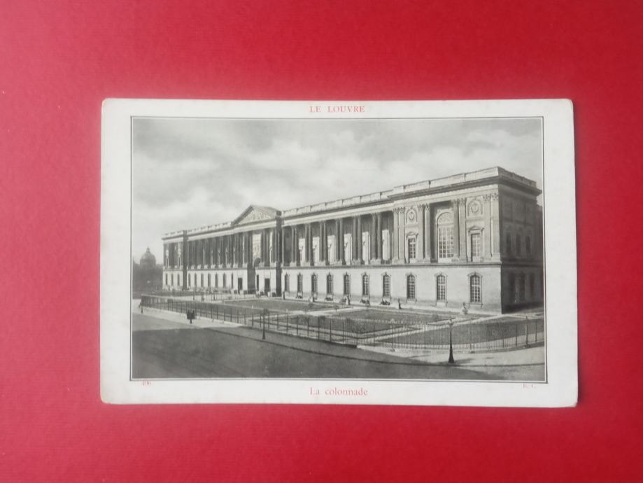 Le Louvre.La colonnade