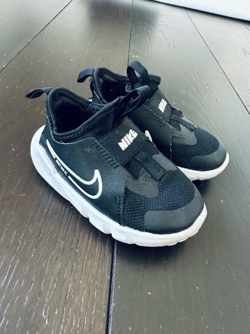 Otroški Nike čevlji št. 22