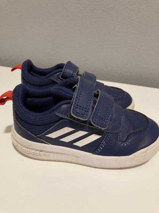 Superge adidas številka 22