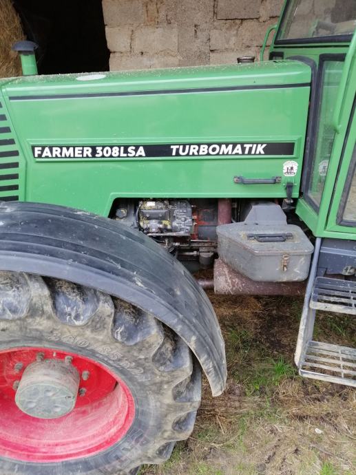 prodam traktor