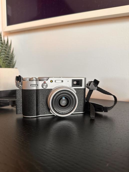 Fujifilm X100V silver