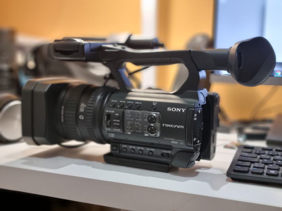 Sony NX100