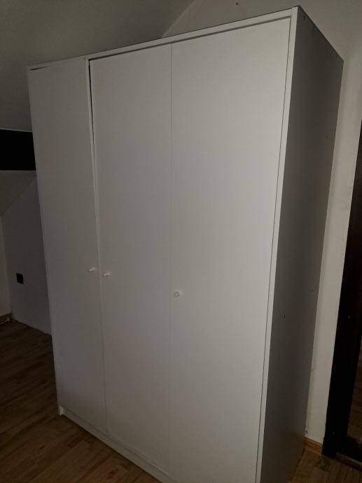 Podarim garderobno omaro IKEA 118 dolžina x 177 višina x 55 globina