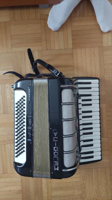 Harmonika Melodija Violeta 3 80 basna