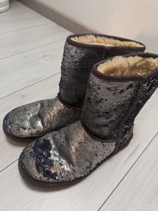 ORIGINAL UGG BLEŠČIČASTO MODRI 40