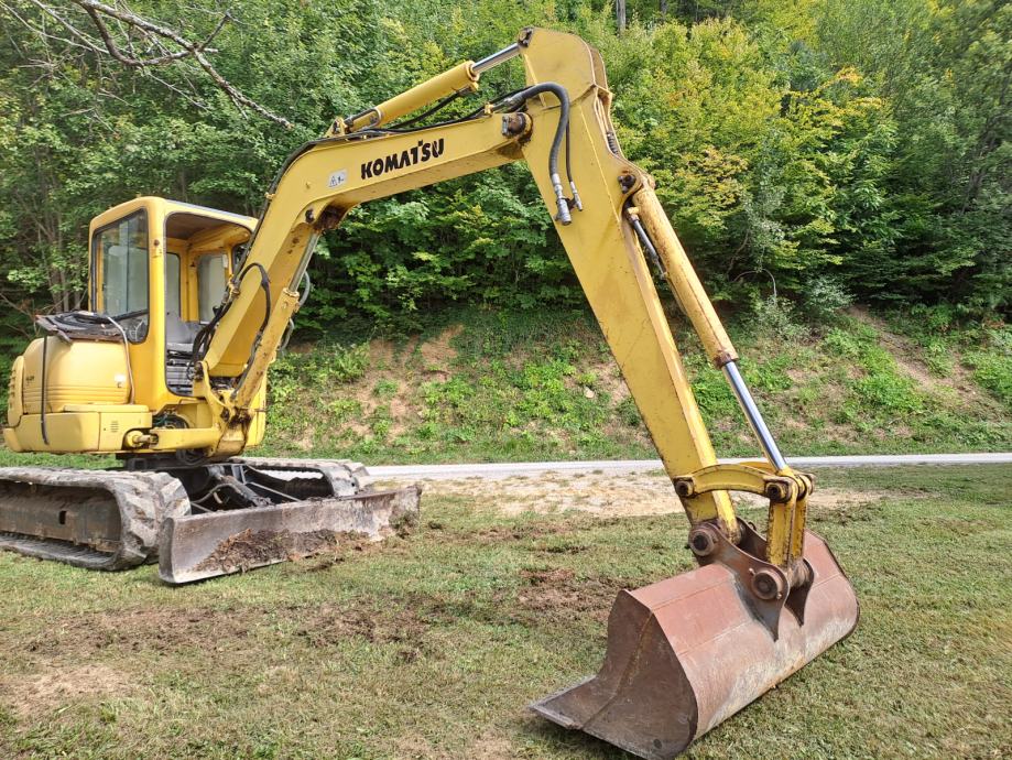 Mini bager komatsu