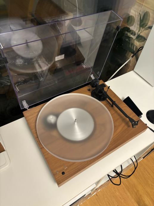 Prodam gramofon Pro-ject X1