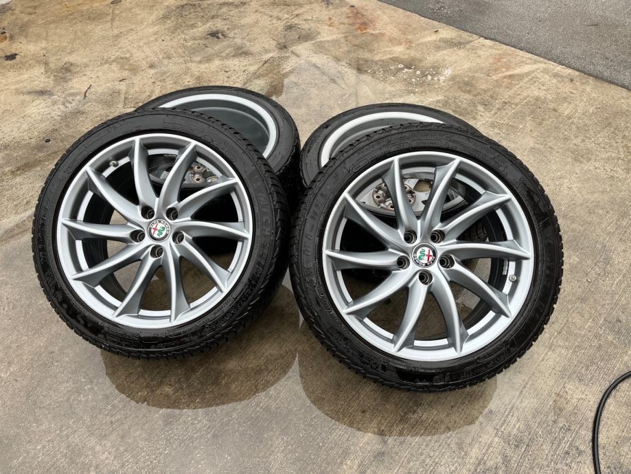 Alfa Romeo turbina 18" platišča, zimske gume MICHELIN PILOT ALPIN 5