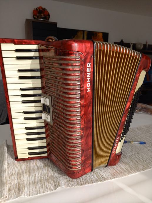 HOHNER  ARIETTA   72 BAS