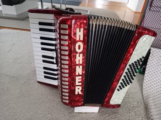 HOHNER  STUDENT  48 BAS