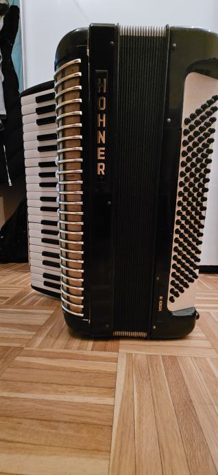 Klavirska 120 basna harmonika Hohner Verdi III