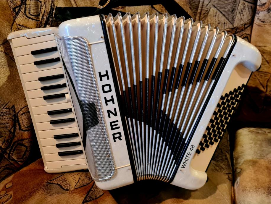 Klavirska harmonika Hohner White