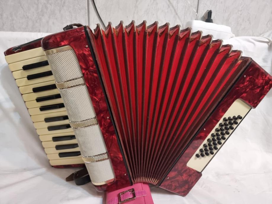 otroška harmonika hohner