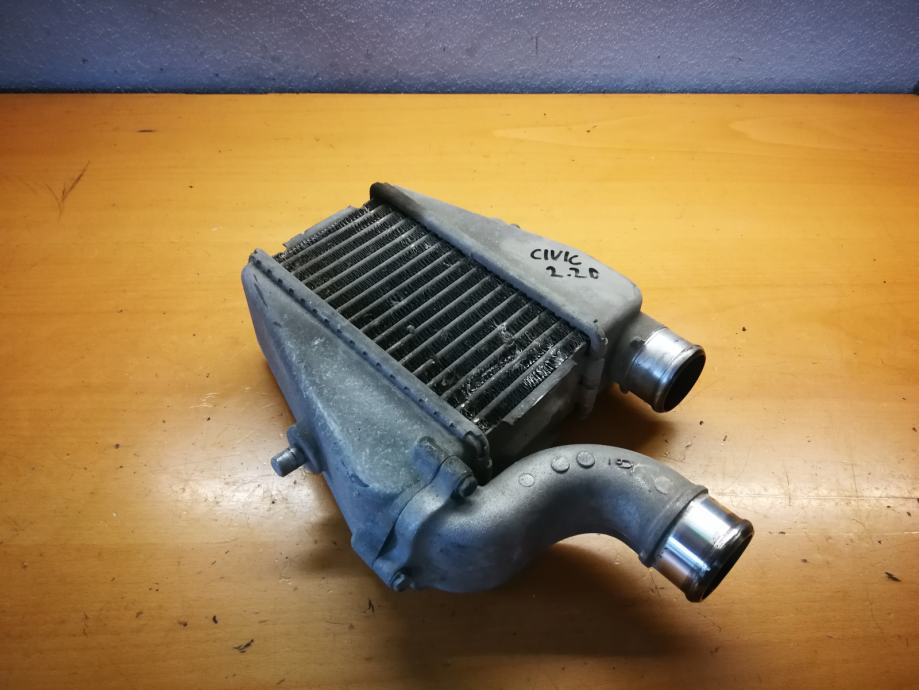 Honda Civic  hladilnik polnilnega zraka intercooler