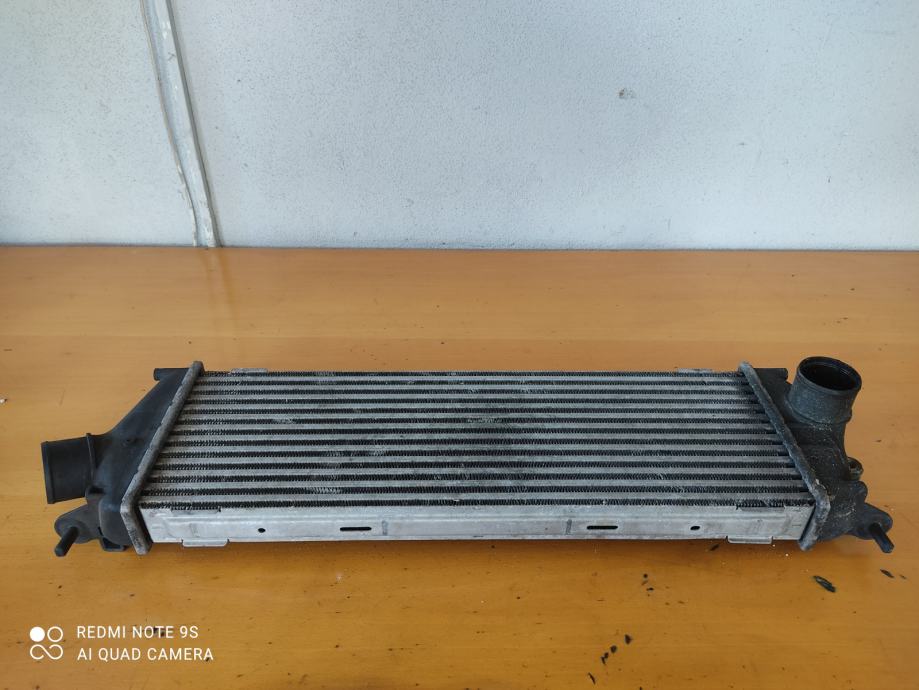 Renault Trafic hladilnik zraka intercooler 07-