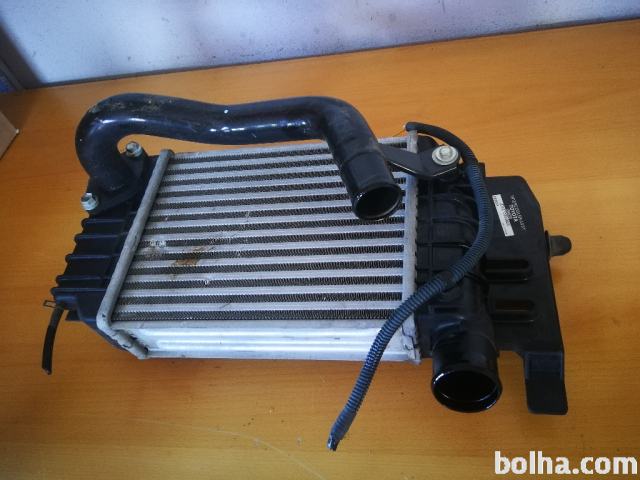 Toyota Yaris hladilnik polnilnega zraka intercooler 06-