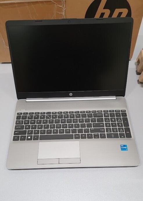 HP 250 G8 15,6" 11.Gen Intel i5-1135G7 8GB 240GB SSD FHD Kamera