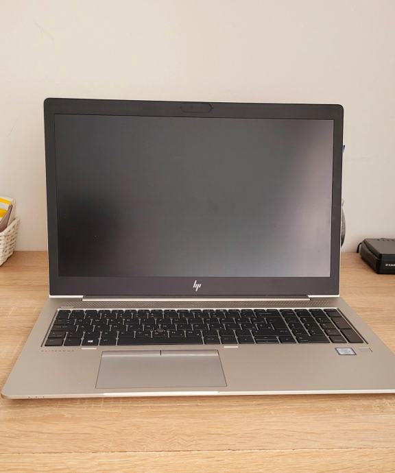 HP EliteBook 850 G6 (15,6") (+torba, miška, slušalke, Windows 11)